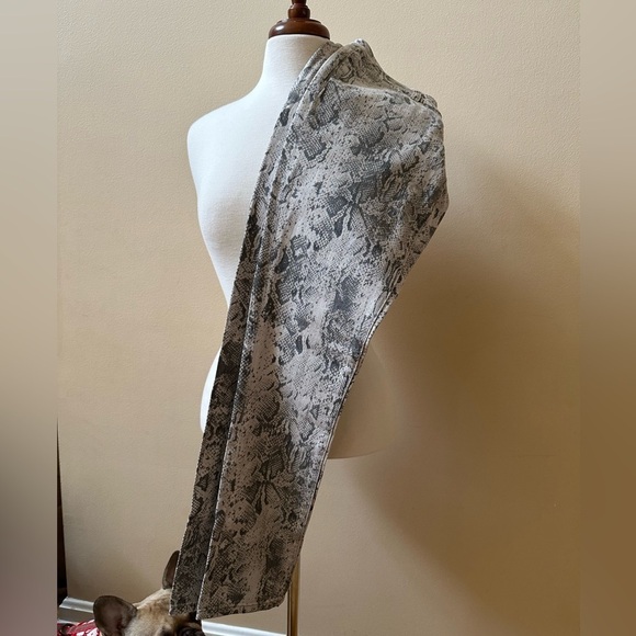 Limited Jeans 678 snake skin print, Sz 2, Strait Lines Low Rise Slim Hip/thigh - Picture 4 of 7